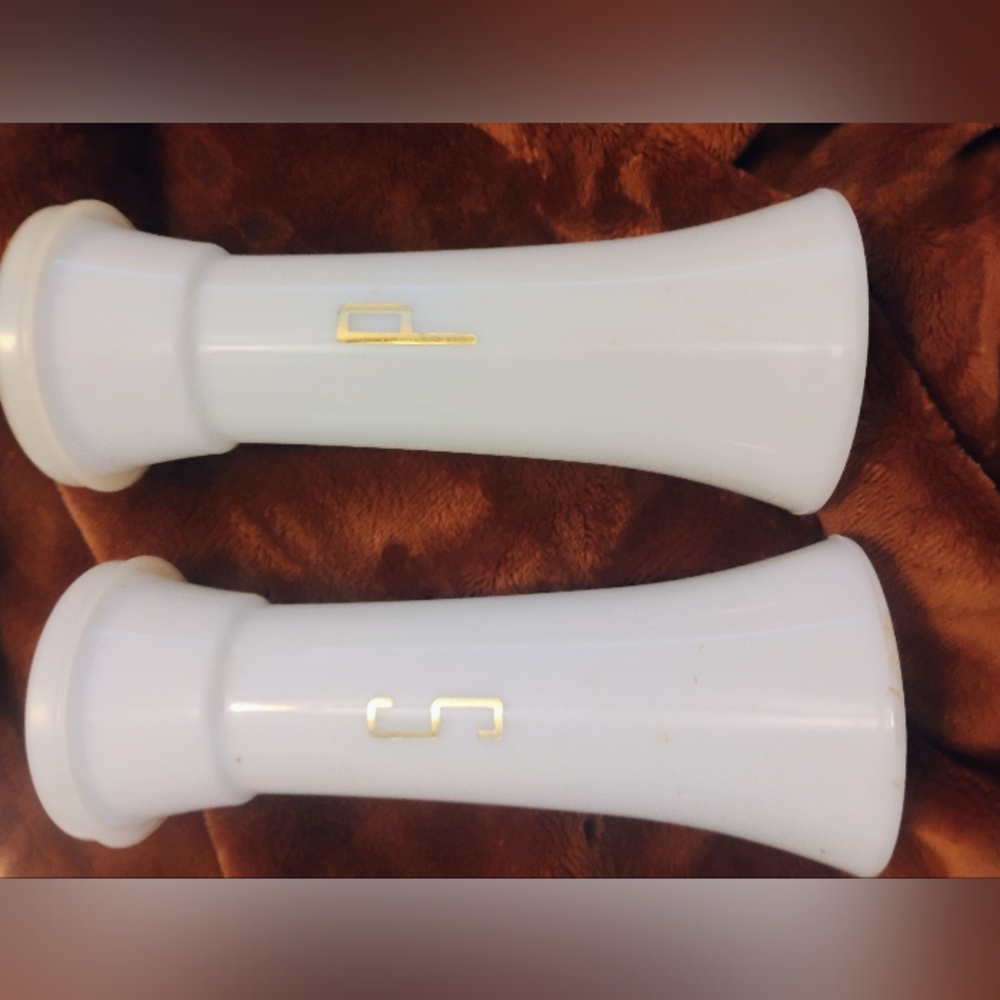Vintage Tupperware Salt N Pepper Shakers In Like New Cond
